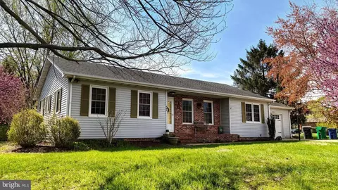 52 Delshire Dr, Dover, DE 19901