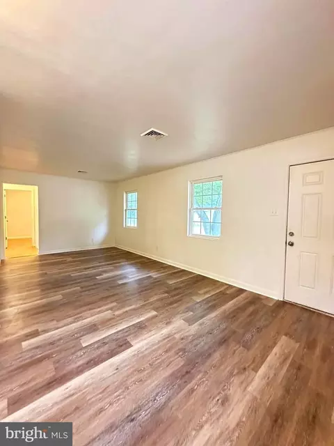 Living - 2 Congress Pl, Dover, DE 19901 photo 1 of 3