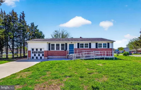 206 Nimitz Rd, Dover, DE 19901