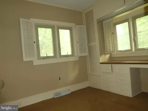 Bedroom - 155 S Shore Dr, Dover, DE 19901 photo 4 of 4