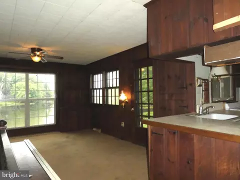 Living - 155 S Shore Dr, Dover, DE 19901 photo 2 of 7
