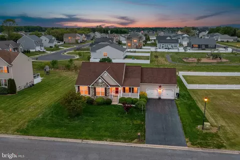 110 Kingsmill Dr, Felton, DE 19943