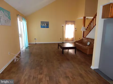 Living - 207 Sheffield Dr, Dover, DE 19901 photo 3 of 5