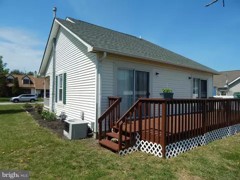 Exterior - 207 Sheffield Dr, Dover, DE 19901 photo 4 of 8