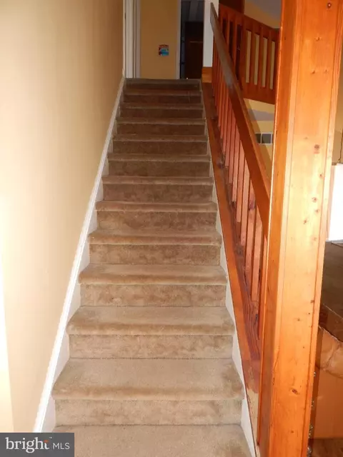 Entry Way - 207 Sheffield Dr, Dover, DE 19901 photo 2 of 6