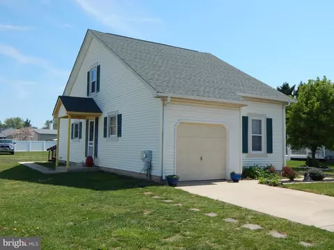 Exterior - 207 Sheffield Dr, Dover, DE 19901 photo 1 of 8