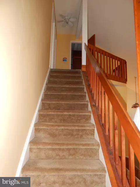 Entry Way - 207 Sheffield Dr, Dover, DE 19901 photo 5 of 6