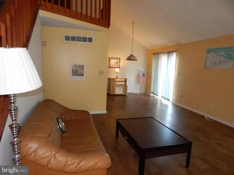 Living - 207 Sheffield Dr, Dover, DE 19901 photo 1 of 5