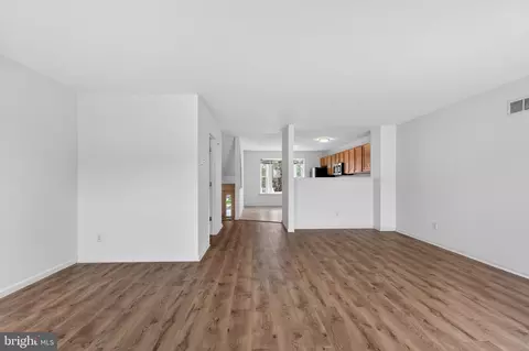 Living - 376 Paradee Dr, Dover, DE 19904 photo 1 of 7