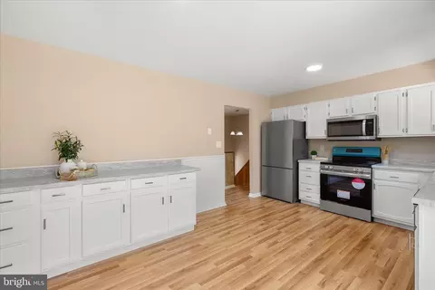 Kitchen - 129 Alonzo Dr, Dover, DE 19904 photo 4 of 5