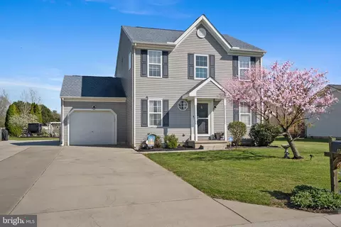 82 E Chimney Top Ln, Felton, DE 19943