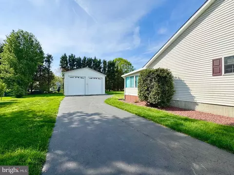 42 Crimson Dr, Dover, DE 19904 photo 2