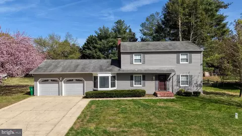 Exterior - 45 W Fairfield Dr, Dover, DE 19901 photo 2 of 3
