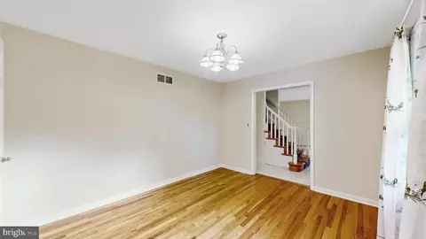 Entry Way - 45 W Fairfield Dr, Dover, DE 19901 photo 2 of 6
