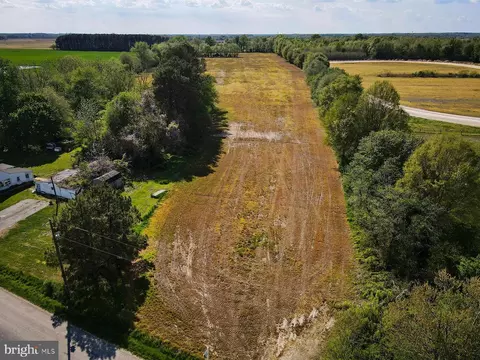 593 Gravesend Rd, Smyrna, DE 19977