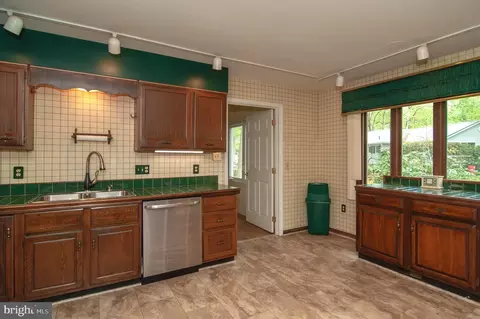 Kitchen - 20 Gleneagles, Dover, DE 19904 photo 1 of 3