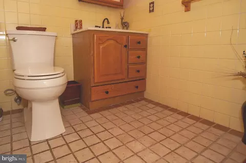 Bath - 20 Gleneagles, Dover, DE 19904 photo 1 of 5