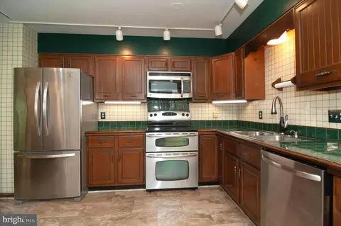 Kitchen - 20 Gleneagles, Dover, DE 19904 photo 2 of 3