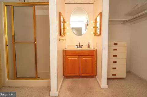 Bath - 20 Gleneagles, Dover, DE 19904 photo 4 of 5