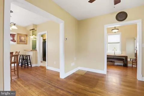 Entry Way - 301 Second Ave, Harrington, DE 19952 photo 4 of 11