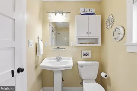 Bath - 301 Second Ave, Harrington, DE 19952 photo 1 of 2