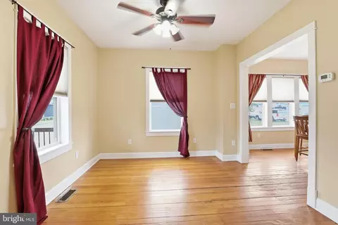 Living - 301 Second Ave, Harrington, DE 19952 photo 2 of 2