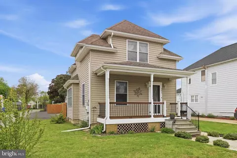 Exterior - 301 Second Ave, Harrington, DE 19952 photo 2 of 13
