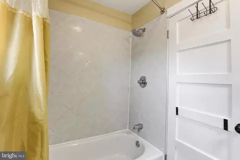 Bath - 301 Second Ave, Harrington, DE 19952 photo 2 of 2