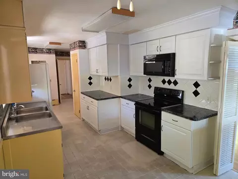 Kitchen - 505 E Loockerman St, Dover, DE 19901 photo 1 of 2