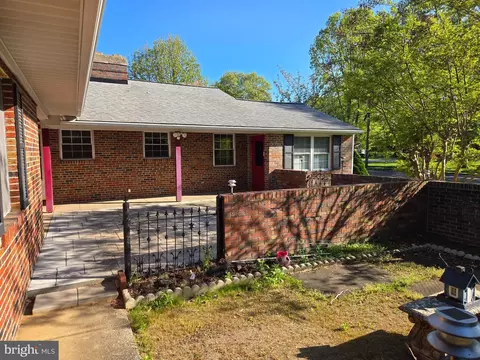Exterior - 505 E Loockerman St, Dover, DE 19901 photo 2 of 3
