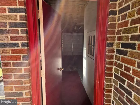 Entry Way - 505 E Loockerman St, Dover, DE 19901 photo 6 of 8
