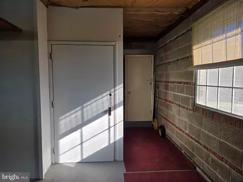 Entry Way - 505 E Loockerman St, Dover, DE 19901 photo 7 of 8