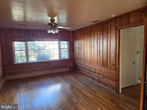 Living - 505 E Loockerman St, Dover, DE 19901 photo 3 of 5