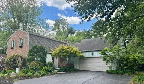 5 W Fairways Cir, Smyrna, DE 19977