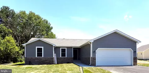 100 Fairfax Ln #82, Dover, DE 19901
