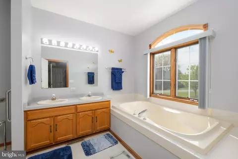 Bath - 54 Cantwell Dr, Dover, DE 19904 photo 1 of 1