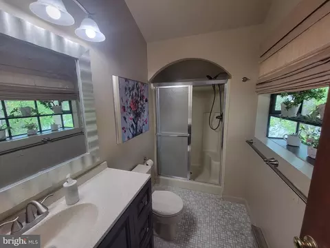 Bath - 43 Chatham Ct, Dover, DE 19901 photo 1 of 1