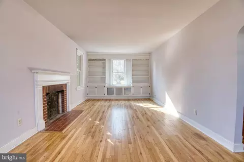Living - 2502 S State St, Dover, DE 19901 photo 4 of 6