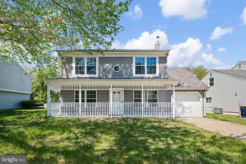 1207 S Farmview Dr, Dover, DE 19904