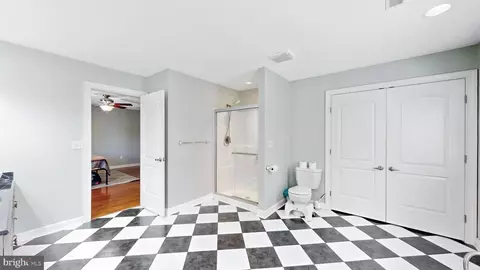 Bath - 73 Washington St, Dover, DE 19901 photo 6 of 7