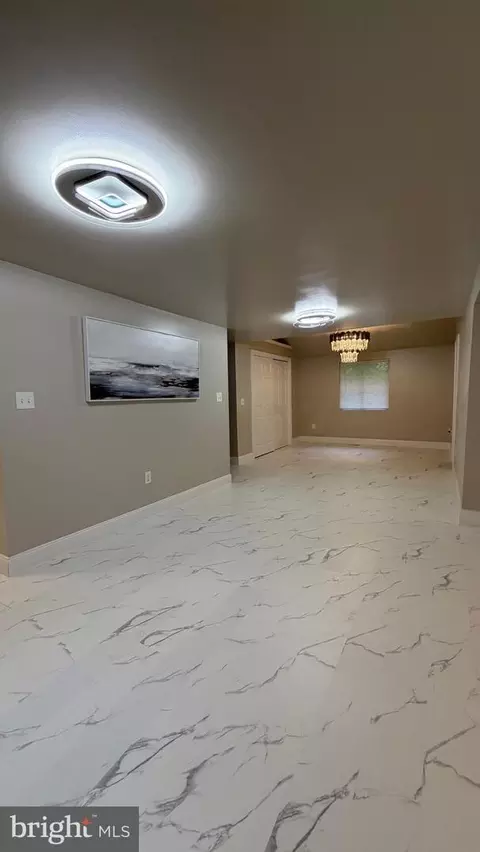 Entry Way - 2470 White Oak Rd, Dover, DE 19901 photo 5 of 16