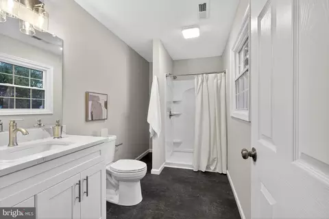 Entry Way - 65 Laurel Dr, Dover, DE 19901 photo 6 of 6