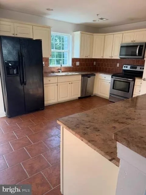 Kitchen - 46 Representative Ln #19, Dover, DE 19904 photo 1 of 4