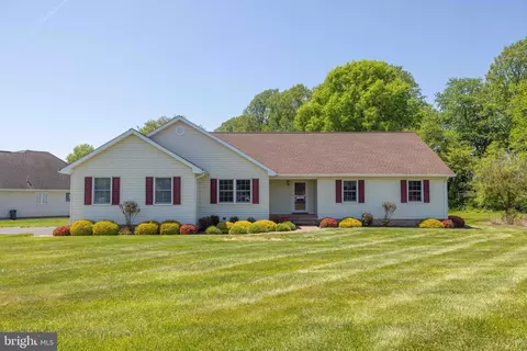 73 N Running Brook Ct, Dover, DE 19904