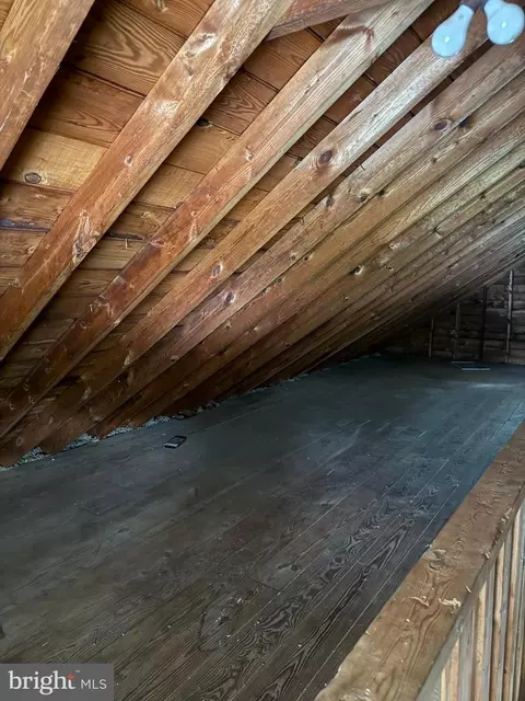 Entry Way - 827 E Division St, Dover, DE 19901 photo 2 of 3