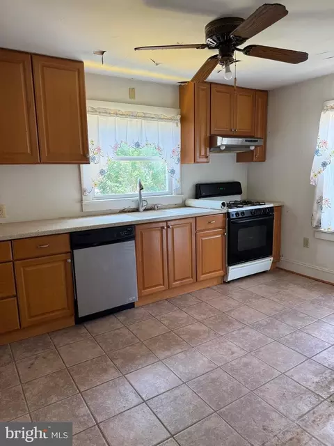 Kitchen - 827 E Division St, Dover, DE 19901 photo 1 of 1