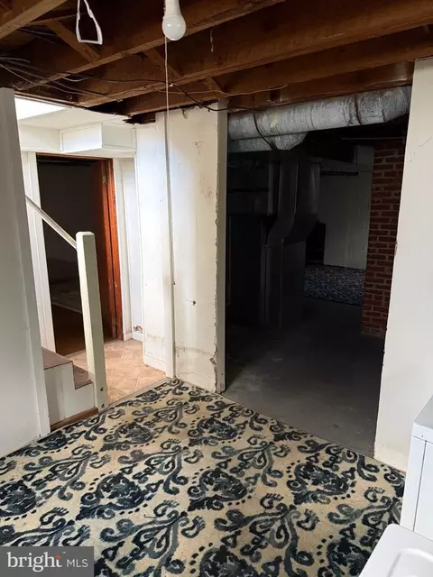 Entry Way - 827 E Division St, Dover, DE 19901 photo 1 of 3
