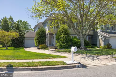 Exterior - 2 Hemsted Ct, Dover, DE 19904 photo 2 of 5