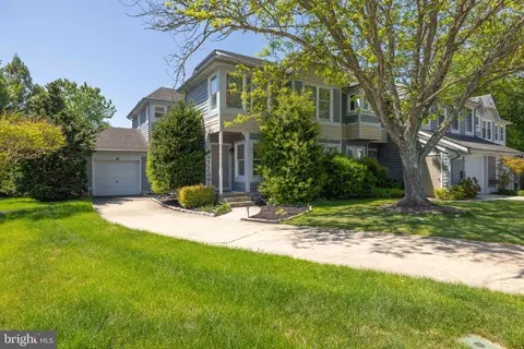 2 Hemsted Ct, Dover, DE 19904