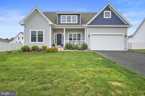 306 Horse Trail Ln, Felton, DE 19943